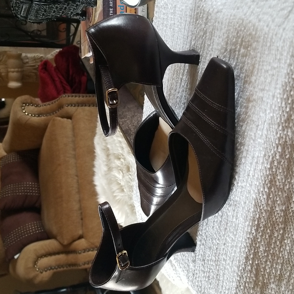 Cute chocolate brown kitten heel shoes